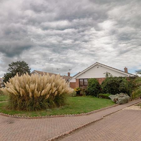 Palm Bay'S Luxury Bungalow - Self Check In & Parking Villa Margate Esterno foto