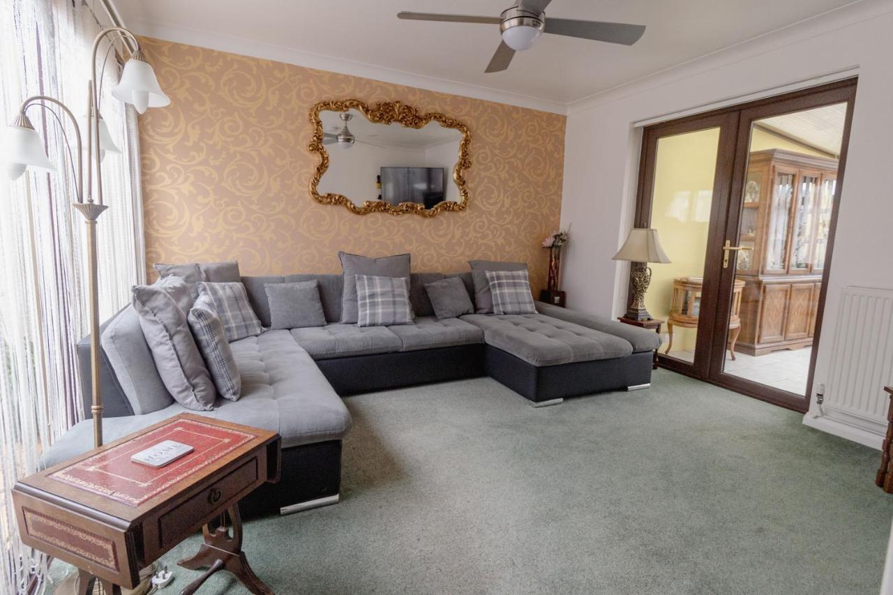 Palm Bay'S Luxury Bungalow - Self Check In & Parking Villa Margate Esterno foto