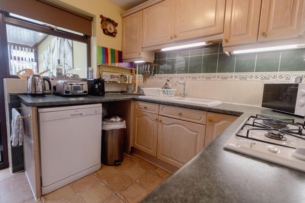 Palm Bay'S Luxury Bungalow - Self Check In & Parking Villa Margate Esterno foto